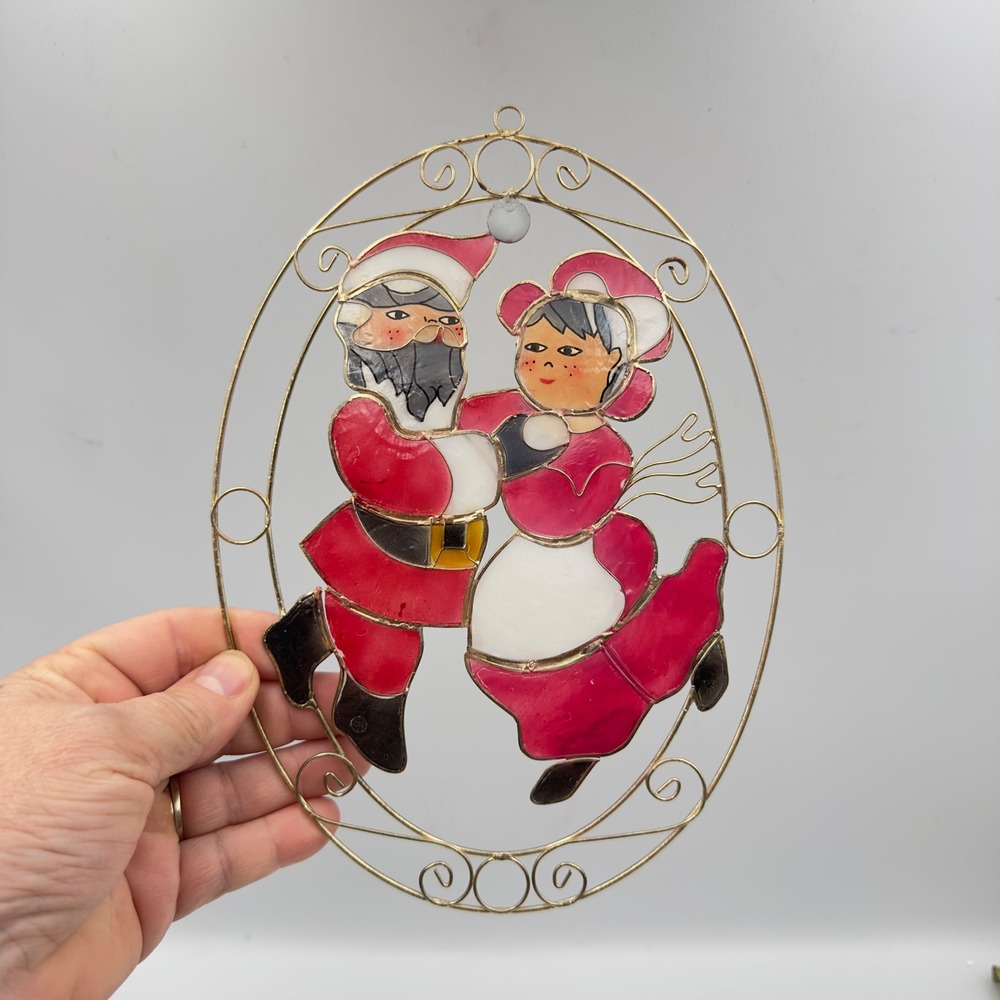 Vintage Christmas Santa and Mrs Claus Dancing Suncatcher Wire‎ Frame Decor
